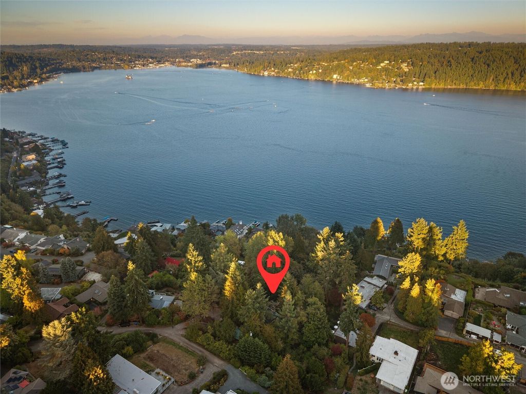 Photo of 14538 38th Avenue NE, Lake Forest Park, WA 98155 (MLS # 2449200)