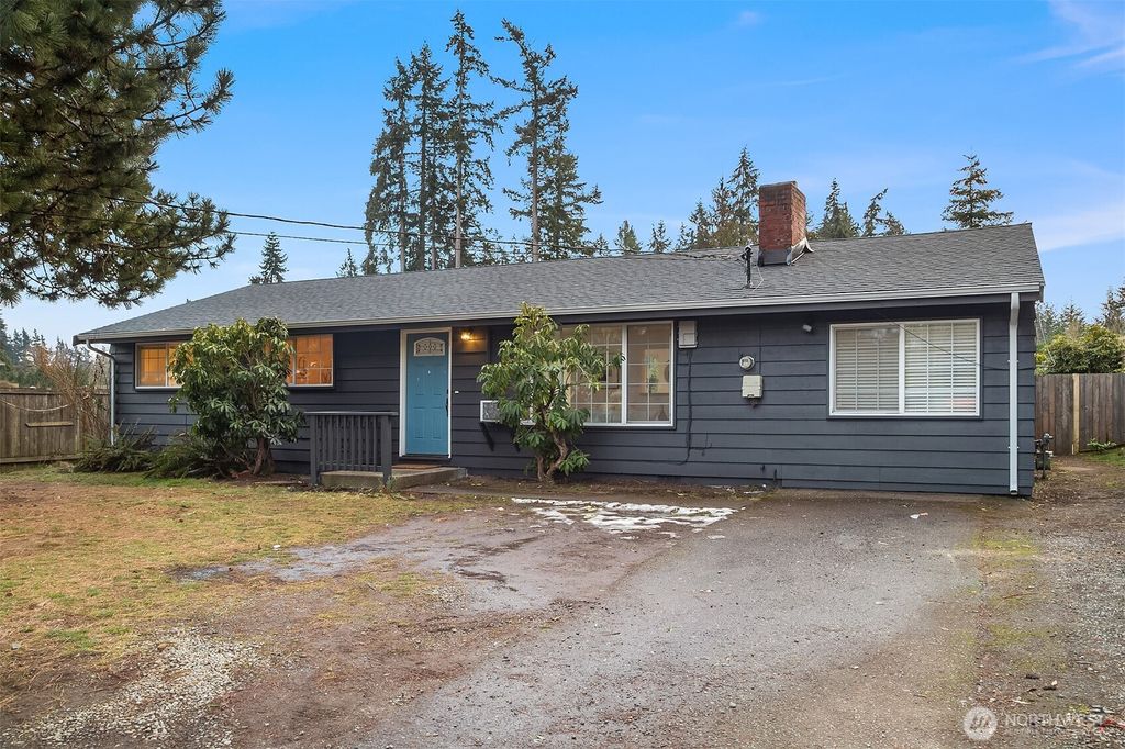 Photo of 6204 176th Street SW, Lynnwood, WA 98037 (MLS # 2333086)