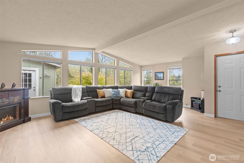 Photo of 17373 Woodcrest Drive NE, Bothell, WA 98011 (MLS # 2523702)
