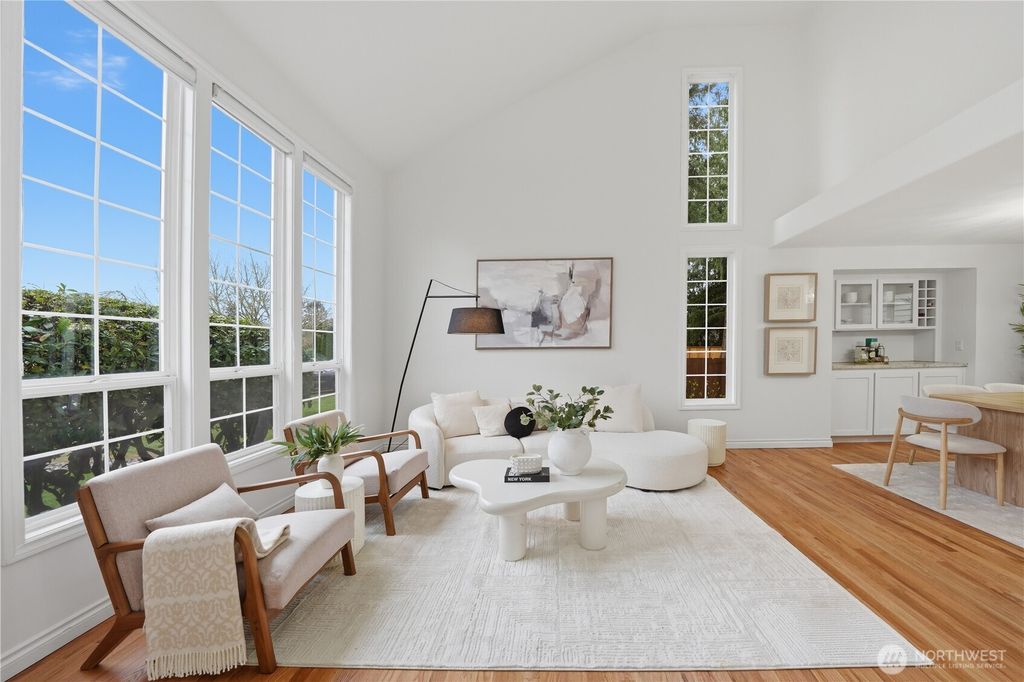 Photo of 23345 NE 24th Place, Sammamish, WA 98074 (MLS # 2493507)