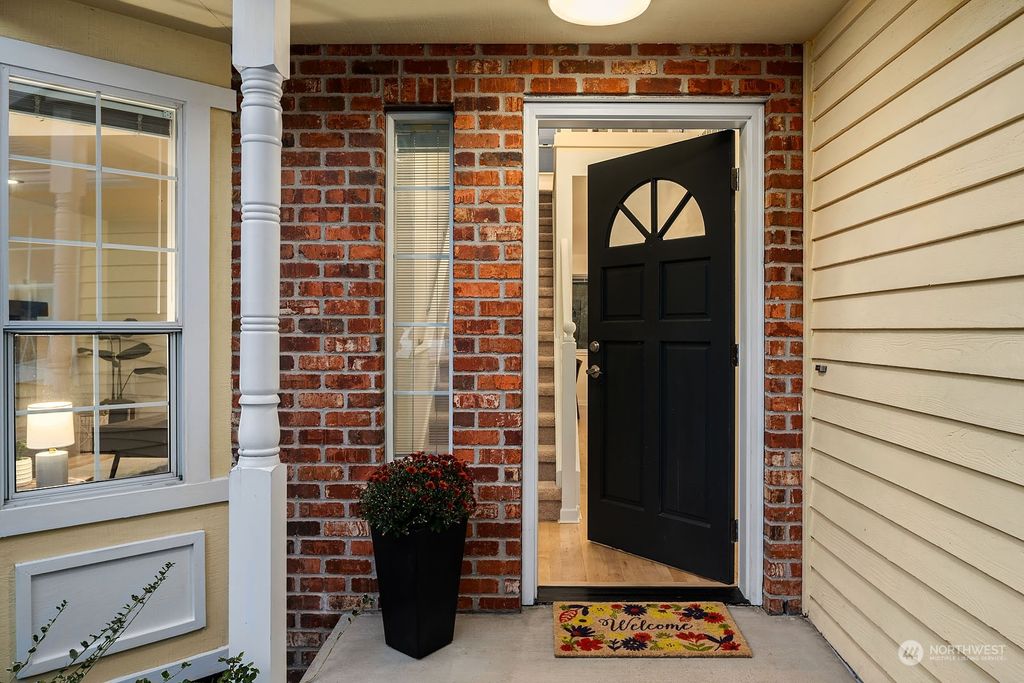 Photo of 526 7th Avenue, Kirkland, WA 98033 (MLS # 2168472)