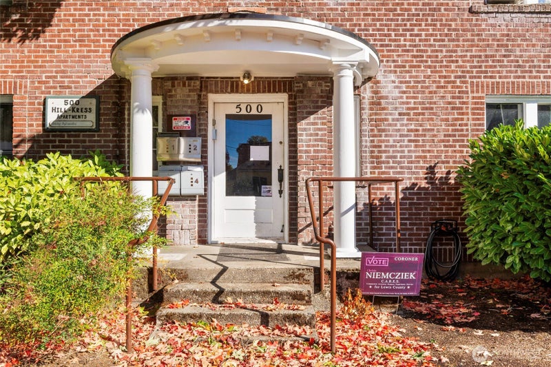 500 Hillkress Street