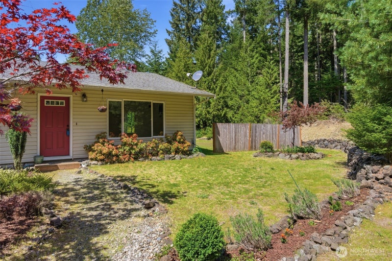 297 Lewis Road W