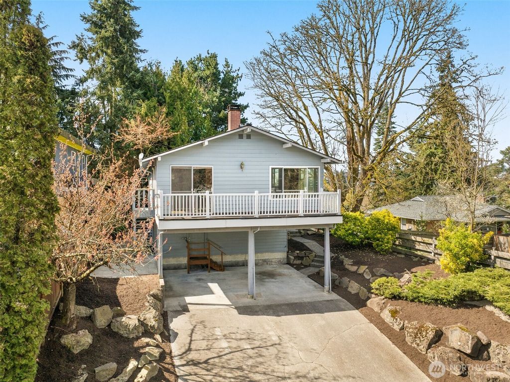 Photo of 10317 Roosevelt Way NE, Seattle, WA 98125 (MLS # 2499837)