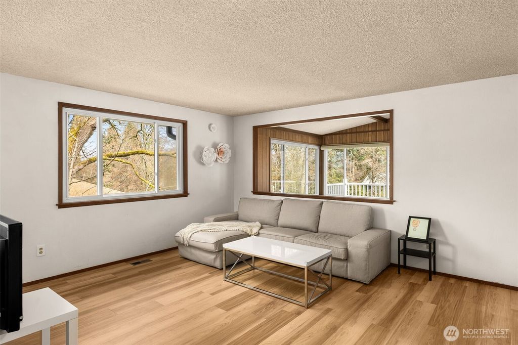 Photo of 10317 Roosevelt Way NE, Seattle, WA 98125 (MLS # 2499837)