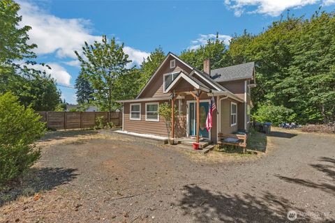 Photo of 1533 Northcliff Road, Shelton, WA 98584 (MLS # 2407908)