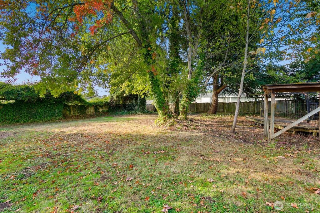 Photo of 20822 20822 Damson Rd, Lynnwood, WA 98036 (MLS # 2442796)