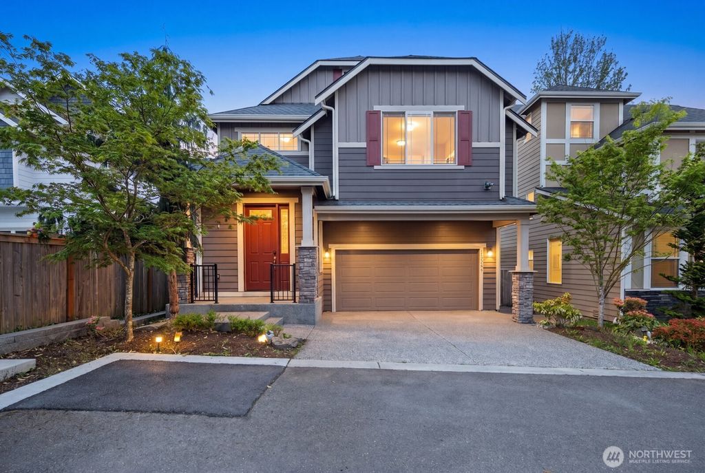 Photo of 20420 5th Avenue W, Lynnwood, WA 98036 (MLS # 2510169)