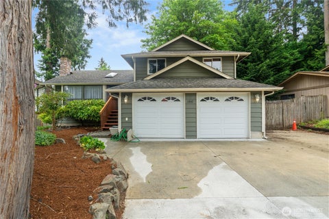 Photo of 1910 173rd Street SE, Bothell, WA 98012 (MLS # 2535809)