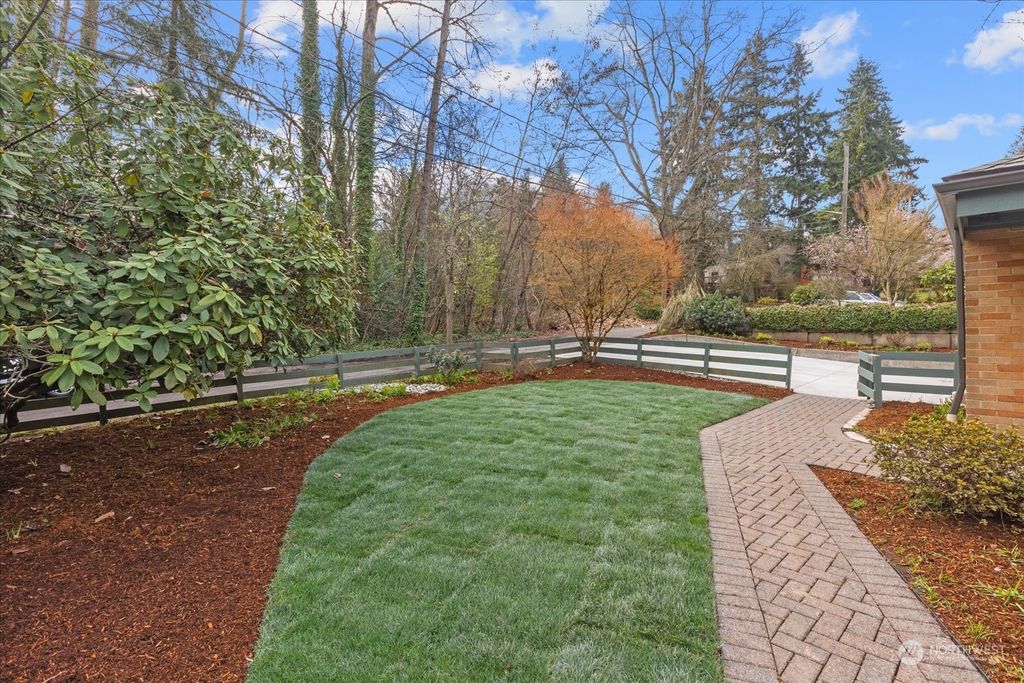 Photo of 3532 NE 97th Street, Seattle, WA 98115 (MLS # 2199908)