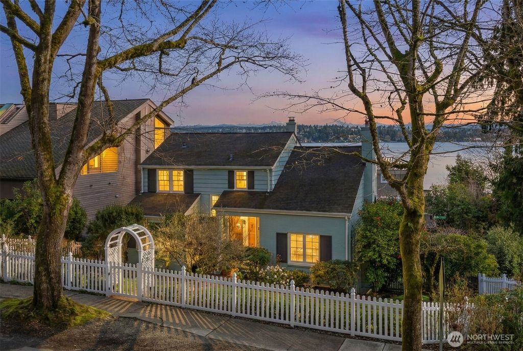 Photo of 1702 Lake Washington Boulevard, Seattle, WA 98122 (MLS # 2481552)