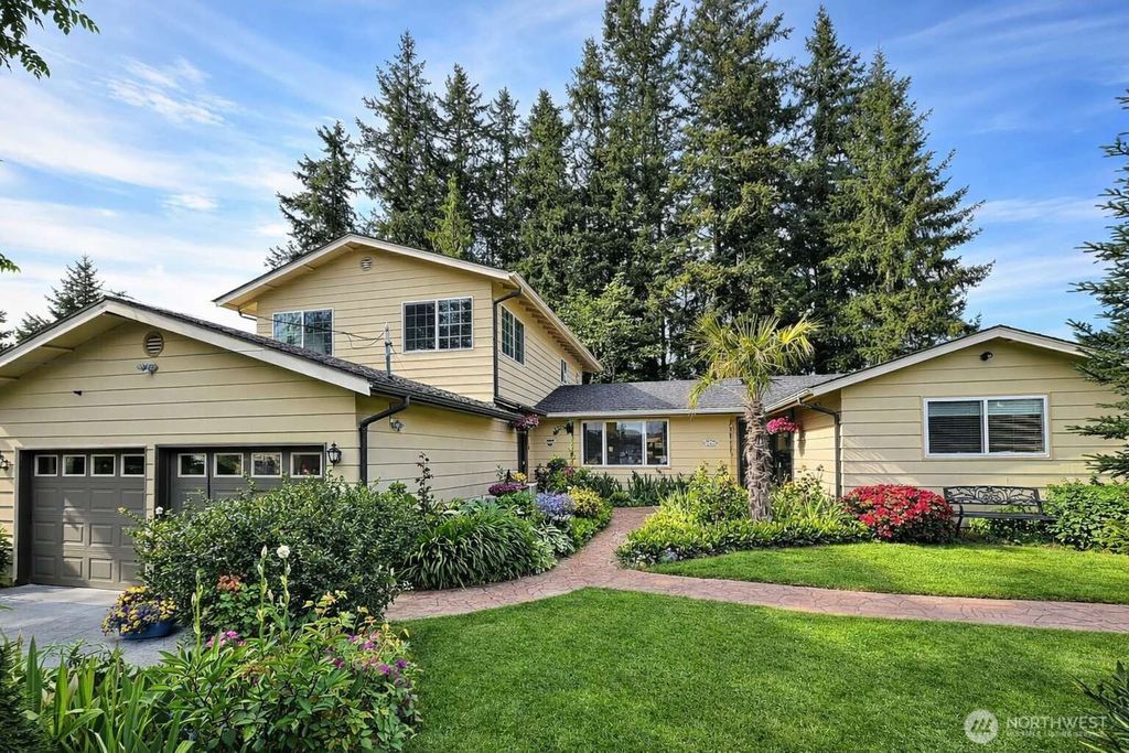 Photo of 11858 SE 236th Street, Kent, WA 98031 (MLS # 2509110)