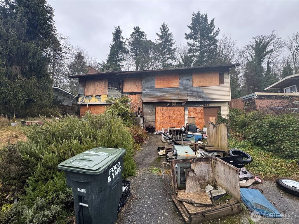 Photo of 21246 15th Avenue S, Des Moines, WA 98198 (MLS # 2332126)
