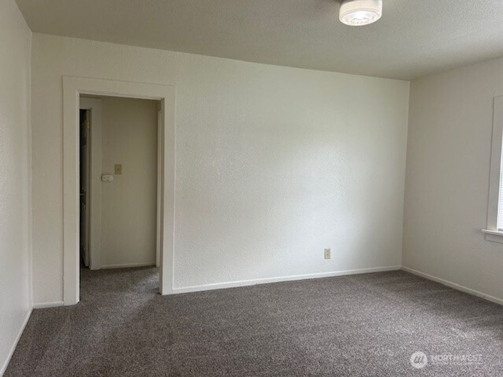 Photo of 2025 46th Ave, Longview, WA 98632 (MLS # 2513973)
