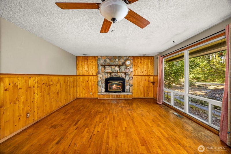 2431 Sidney Lane