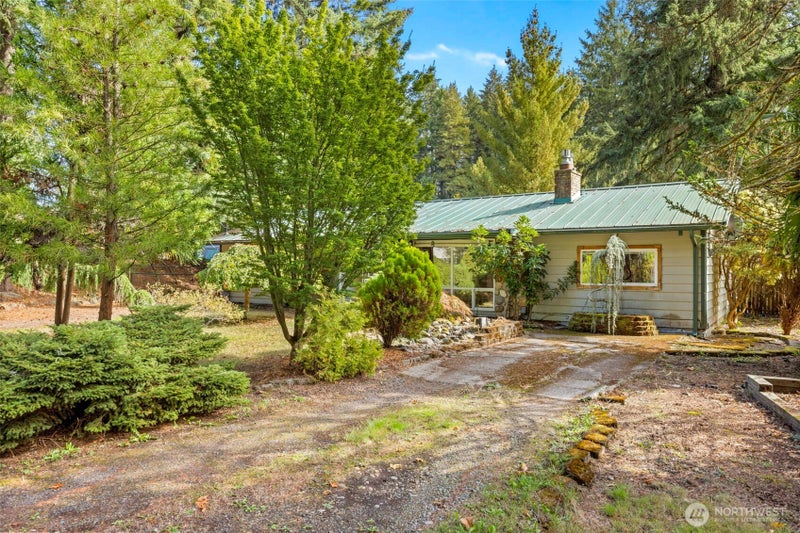 2431 Sidney Lane
