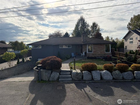 Photo of 522 Hawthorne Street, Everett, WA 98201 (MLS # 2590706)