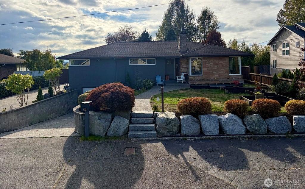 Photo of 522 Hawthorne Street, Everett, WA 98201 (MLS # 2590706)