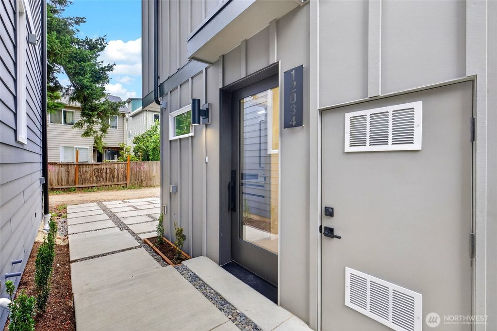 Photo of 12036 Hiram Place NE, Seattle, WA 98125 (MLS # 2553268)