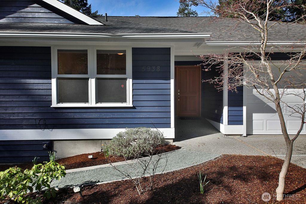 Photo of 5938 Sundown Lane, Freeland, WA 98249 (MLS # 2490798)