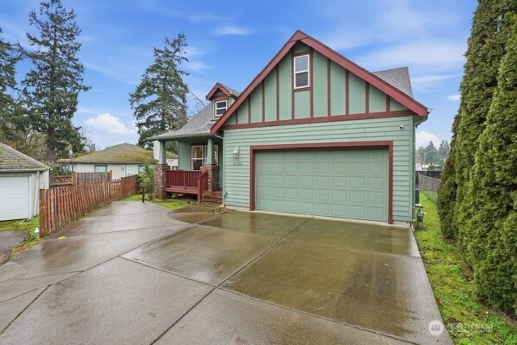 Photo of 3825 Hazelwood Drive, Vancouver, WA 98661 (MLS # 2463215)