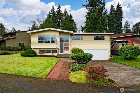 Photo of 1547 NE Brockman Place, Seattle, WA 98125 (MLS # 2475537)
