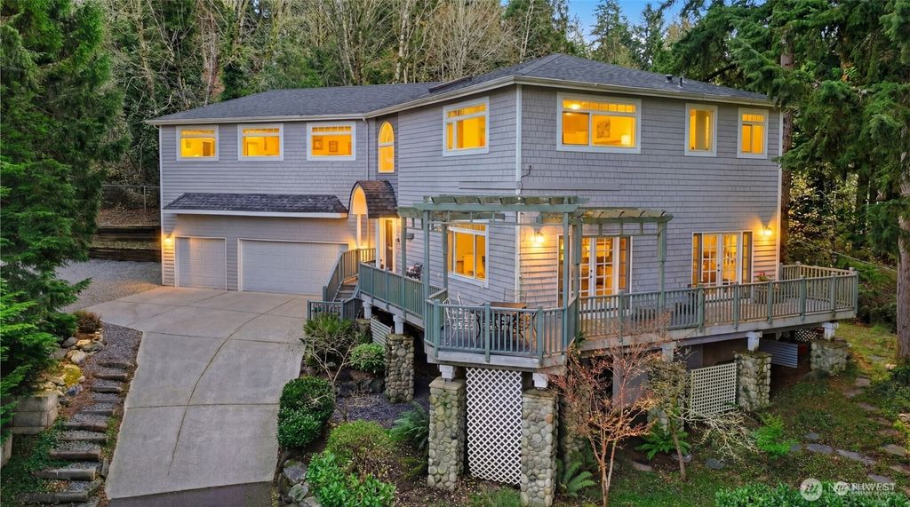 Photo of 12117 Clearview Drive, Edmonds, WA 98026 (MLS # 2474576)