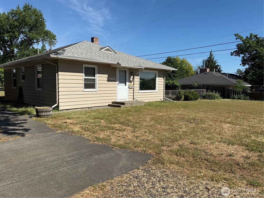 Photo of 1413 SE Central Avenue, College Place, WA 99324 (MLS # 2532844)