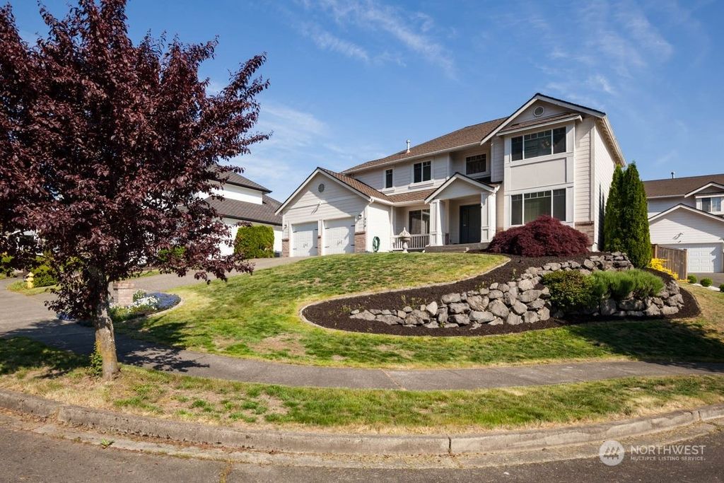 Photo of 416 SW 353rd Street, Federal Way, WA 98023 (MLS # 2055370)