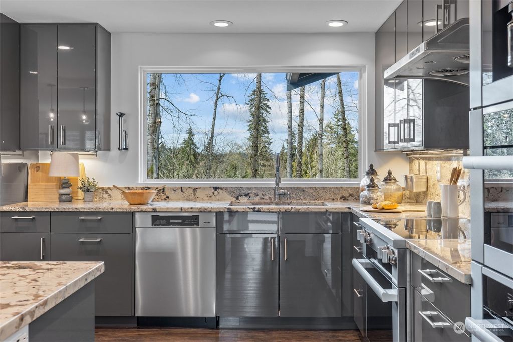 Photo of 14639 128th Avenue NE, Woodinville, WA 98072 (MLS # 2047529)