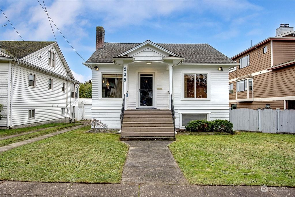 Photo of 935 NW 61st Street, Seattle, WA 98107 (MLS # 2319829)