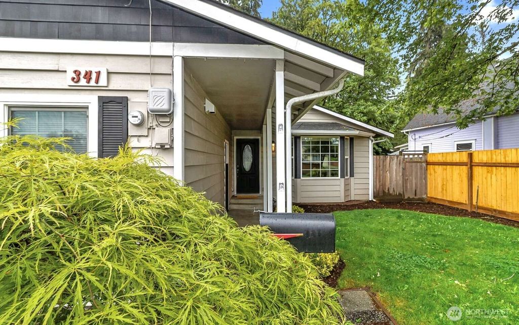 Photo of 341 S Lewis Street, Monroe, WA 98272 (MLS # 2527032)