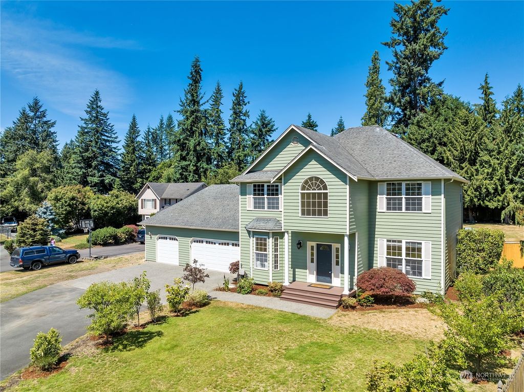 Photo of 10005 40th Place SE, Lake Stevens, WA 98258 (MLS # 2141098)