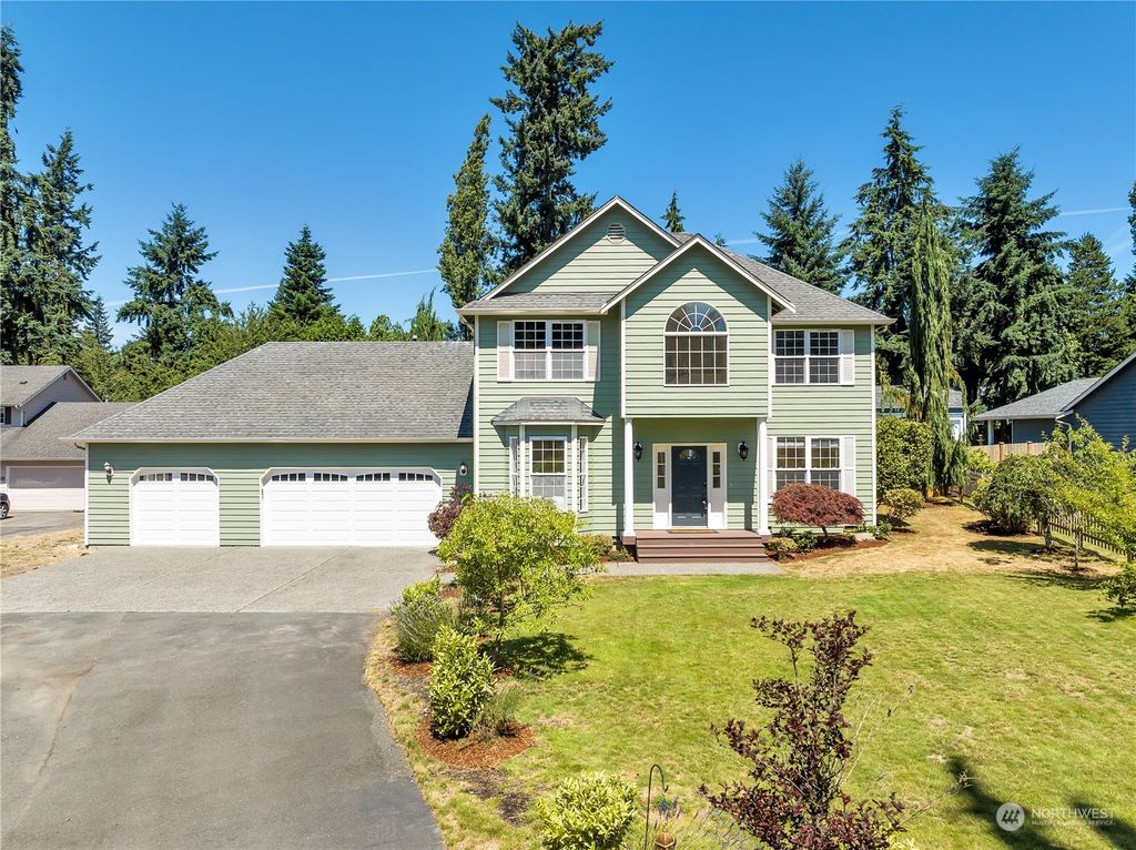 Photo of 10005 40th Place SE, Lake Stevens, WA 98258 (MLS # 2141098)