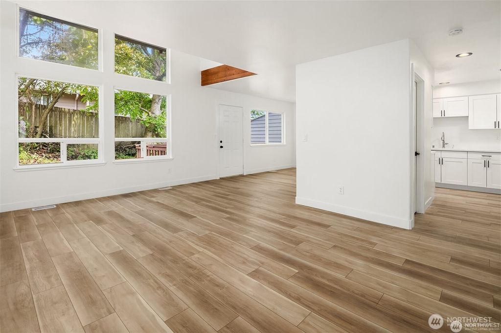 Photo of 9 76th Street SE, Everett, WA 98203 (MLS # 2415167)
