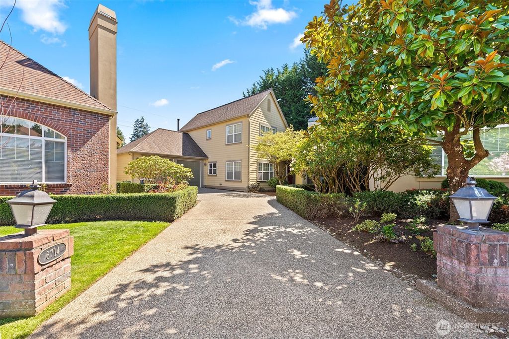 Photo of 6714 127th Place SE, Bellevue, WA 98006 (MLS # 2362938)