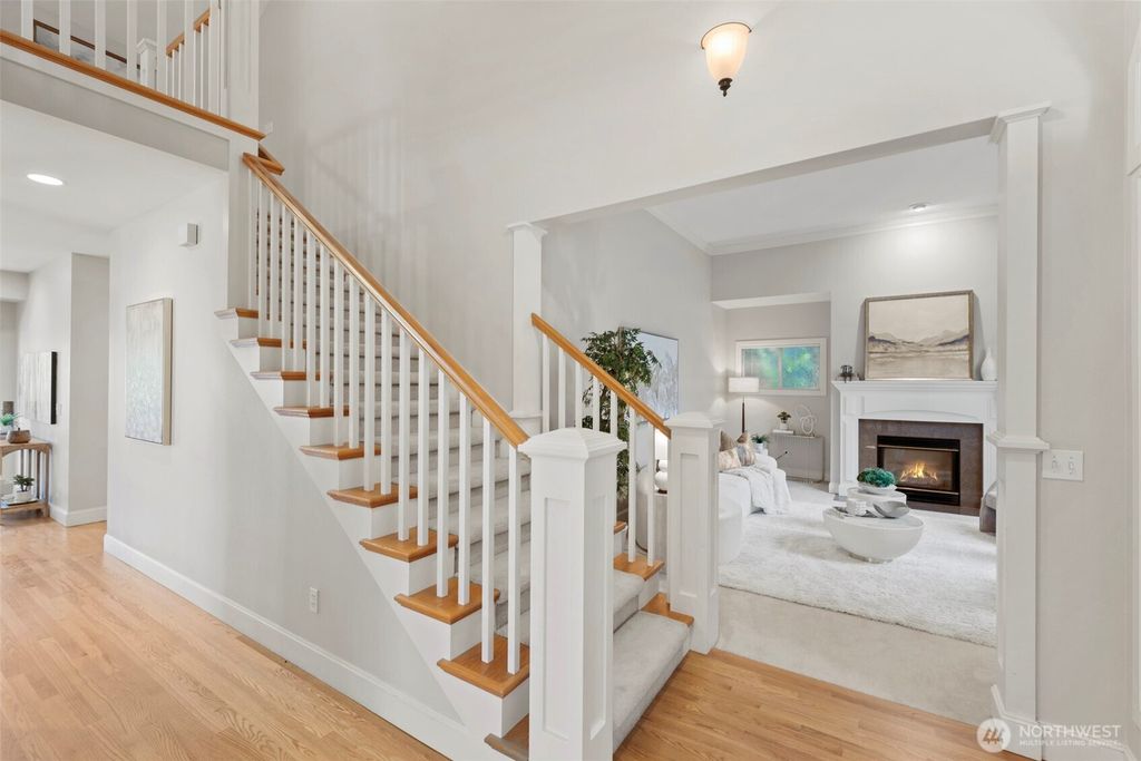 Photo of 6714 127th Place SE, Bellevue, WA 98006 (MLS # 2362938)