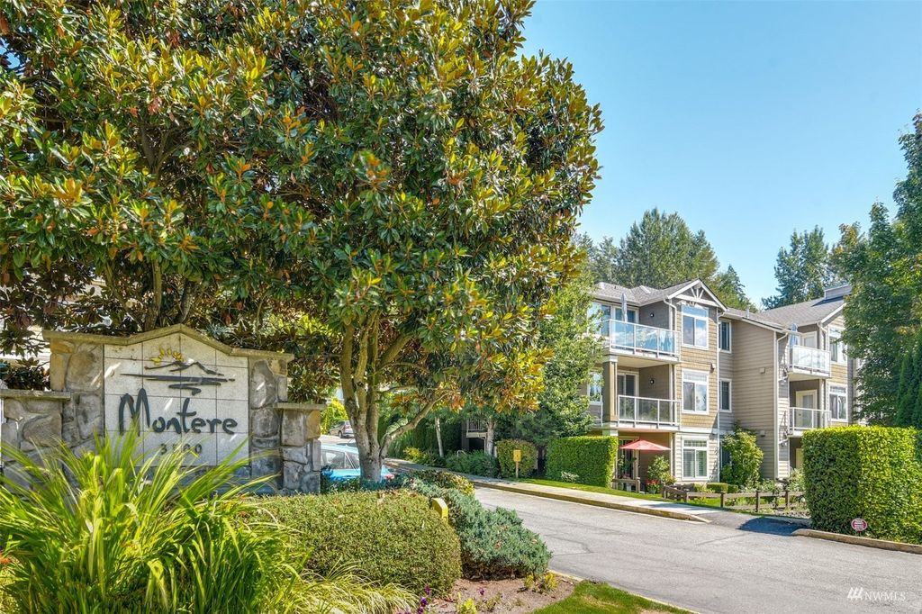 Photo of 3500 E Lake Sammamish Parkway SE #3-103, Sammamish, WA 98075 (MLS # 1987296)