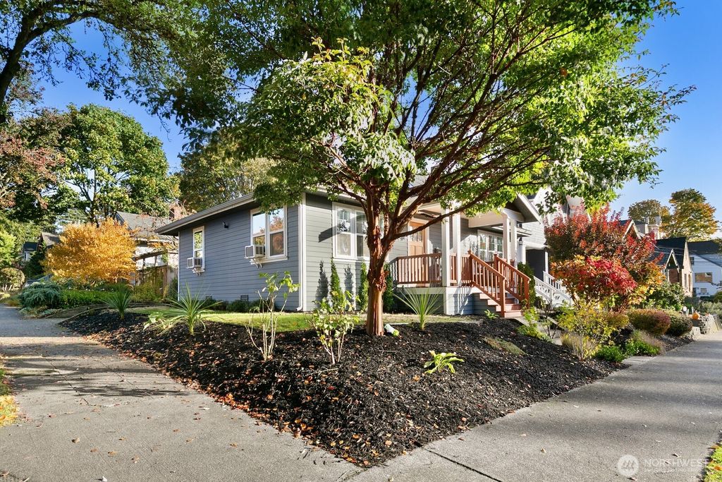 Photo of 3202 E Terrace St St, Seattle, WA 98122 (MLS # 2449110)