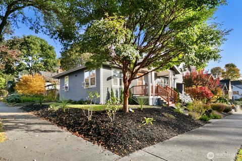 Photo of 3202 E Terrace St St, Seattle, WA 98122 (MLS # 2449110)
