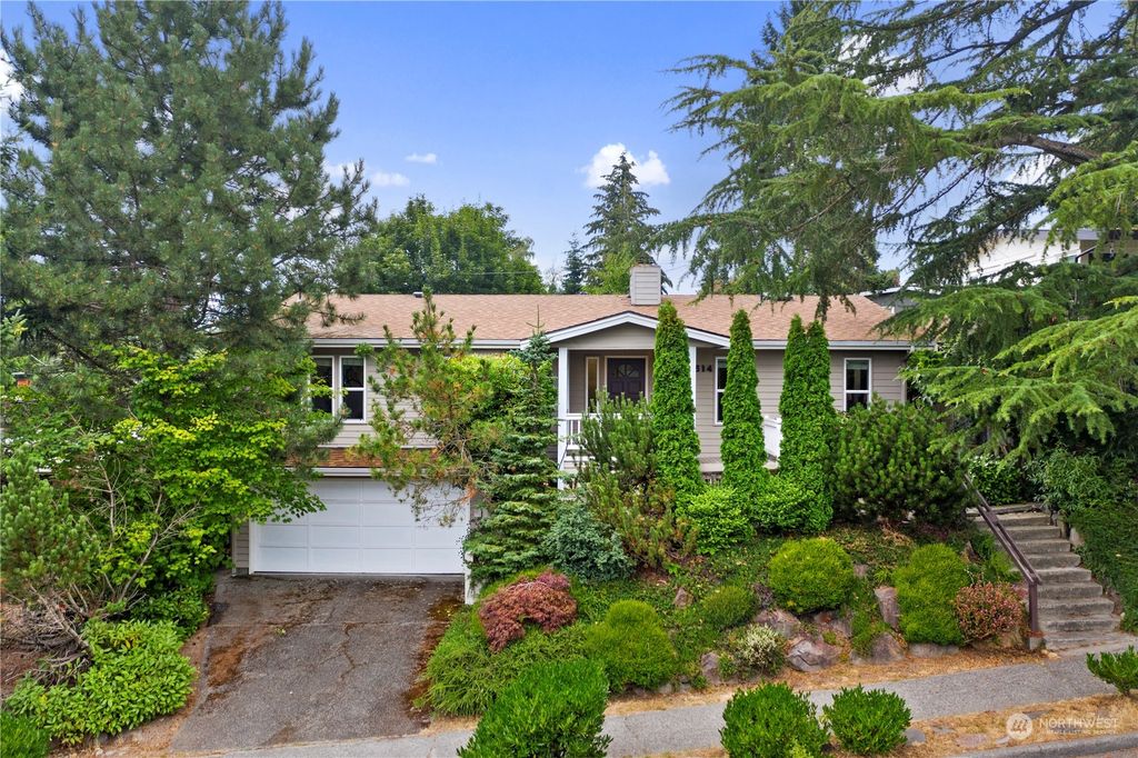 Photo of 4514 NE 70th Street, Seattle, WA 98115 (MLS # 2027476)