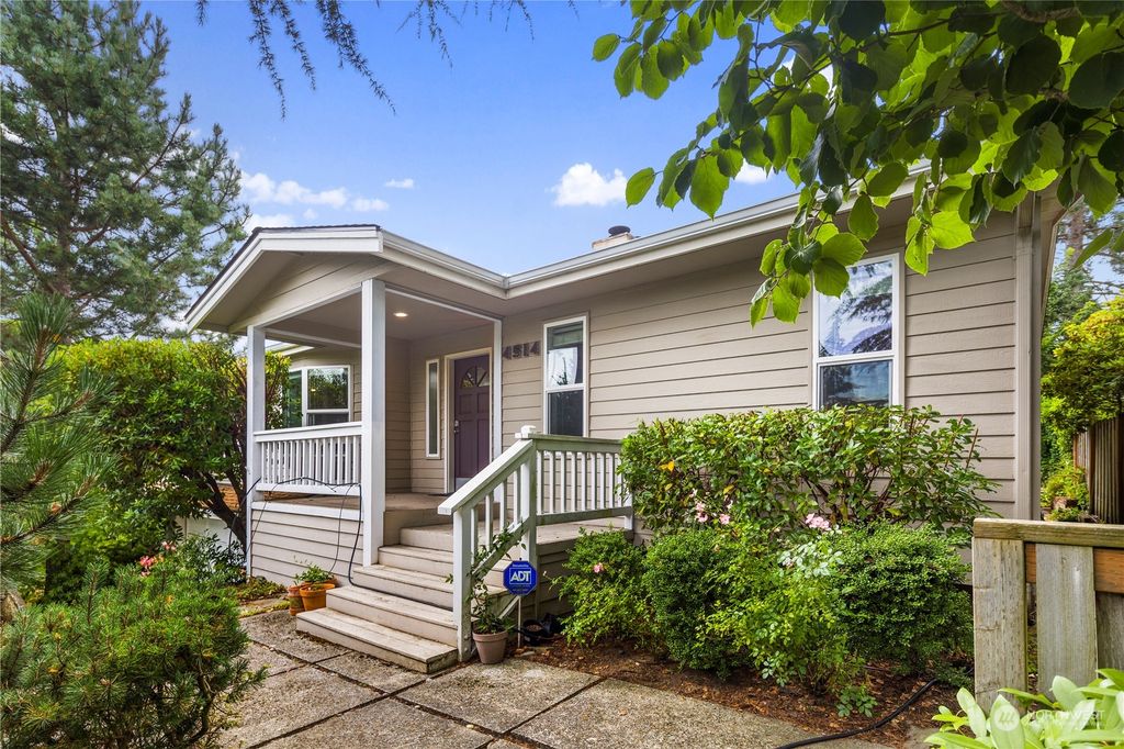 Photo of 4514 NE 70th Street, Seattle, WA 98115 (MLS # 2027476)
