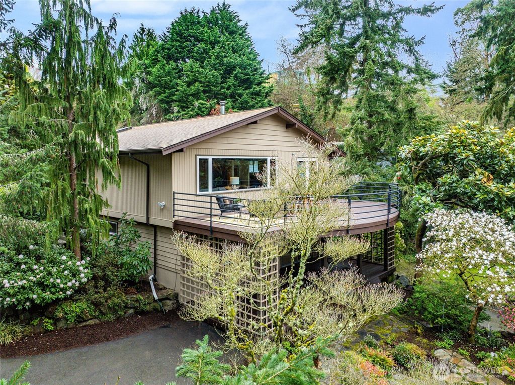Photo of 7222 38th Avenue SW, Seattle, WA 98126 (MLS # 2346244)