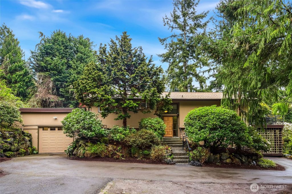 Photo of 7222 38th Avenue SW, Seattle, WA 98126 (MLS # 2346244)