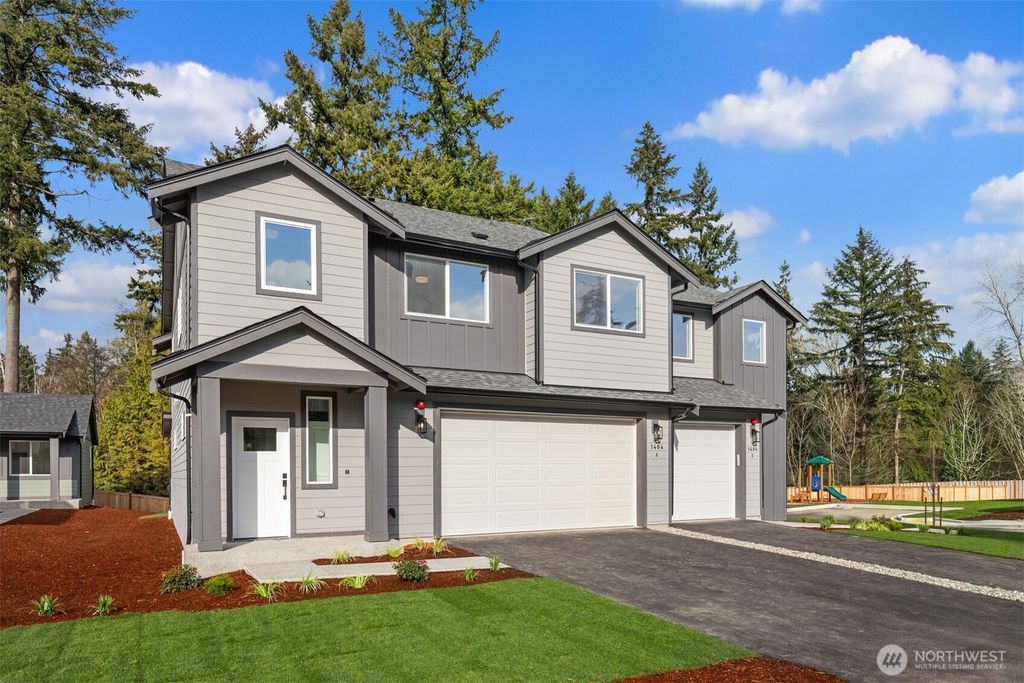 Photo of 1240 SW 124th Street #5A, Burien, WA 98146 (MLS # 2365585)