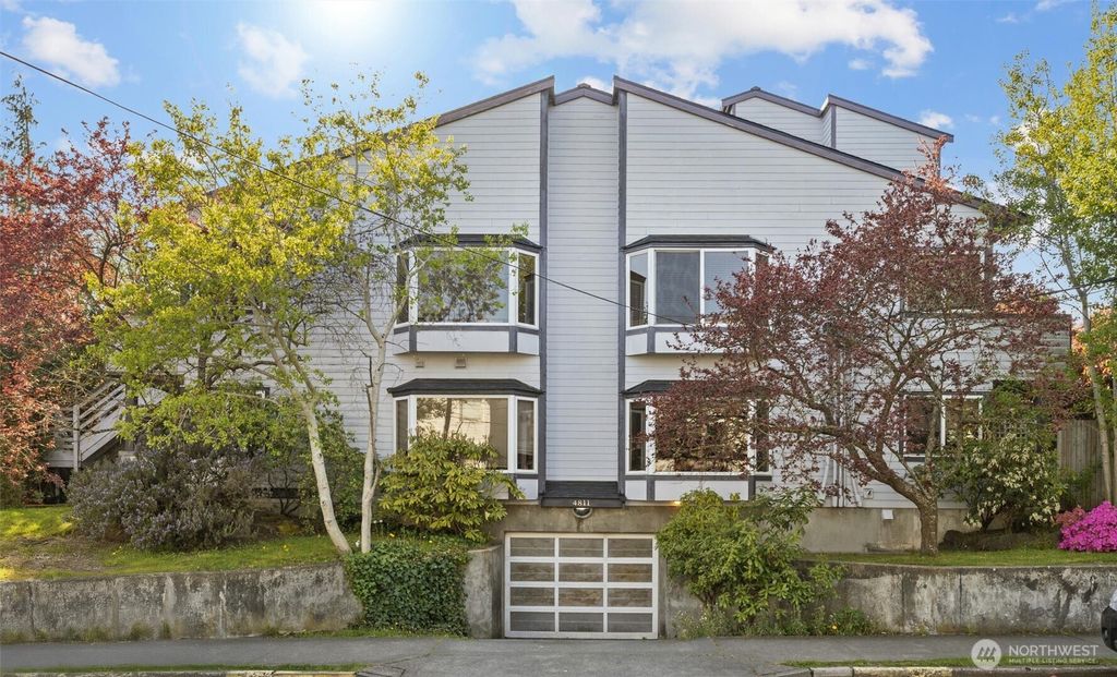 Photo of 4811 Phinney Avenue N #202, Seattle, WA 98103 (MLS # 2362920)