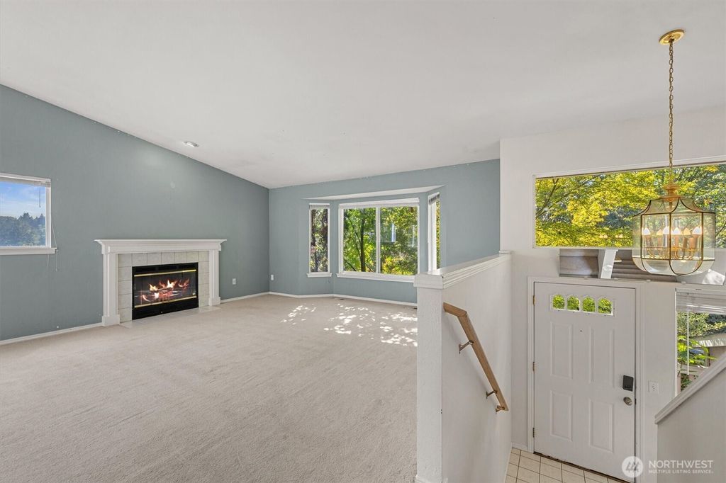Photo of 2320 NE 102nd Street, Seattle, WA 98125 (MLS # 2438098)