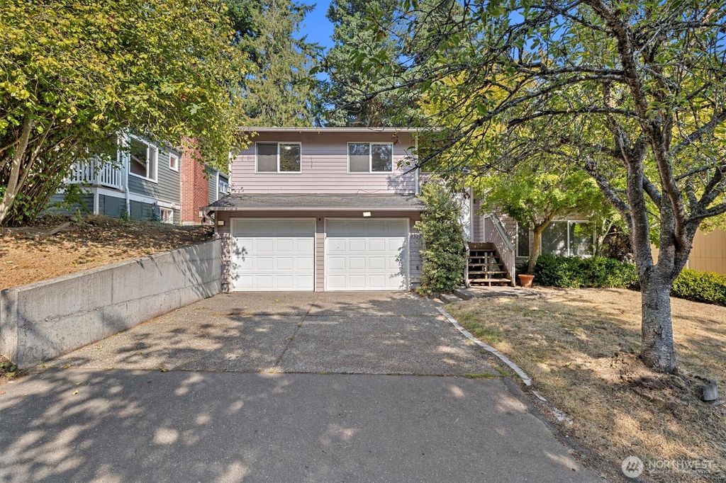 Photo of 2320 NE 102nd Street, Seattle, WA 98125 (MLS # 2438098)