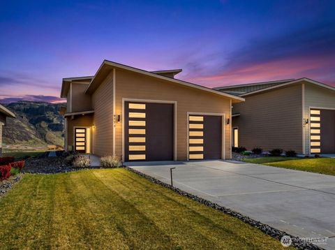 Photo of 9773 Ridgeview Drive NW, Quincy, WA 98848 (MLS # 2499977)