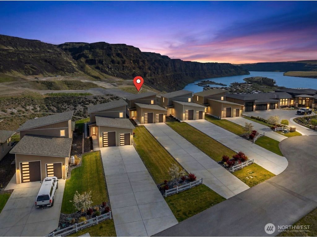 Photo of 9773 Ridgeview Drive NW, Quincy, WA 98848 (MLS # 2499977)